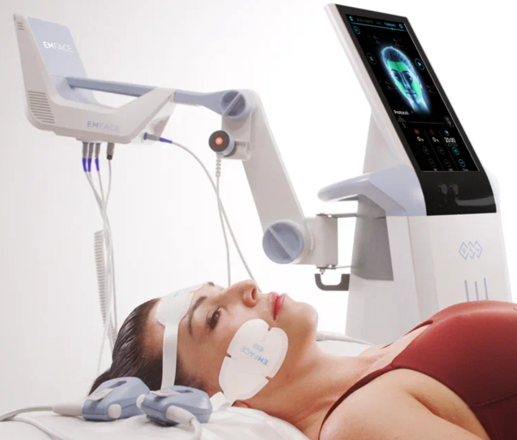 Лифтинг лица EMFACE: неинвазивное моделирование овала