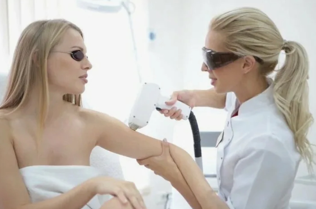 Лазерная эпиляция плеч на аппарате Soprano Titanium в Санкт-Петербурге