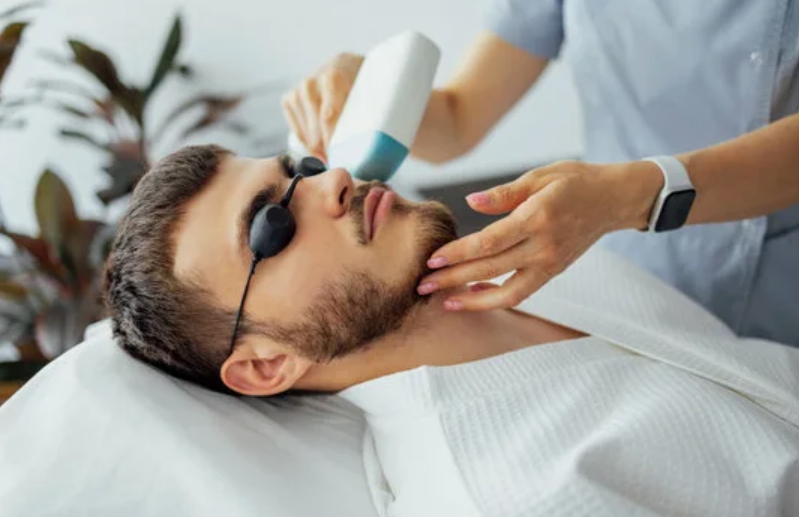 Лазерная эпиляция щек на аппарате Сопрано Титаниум